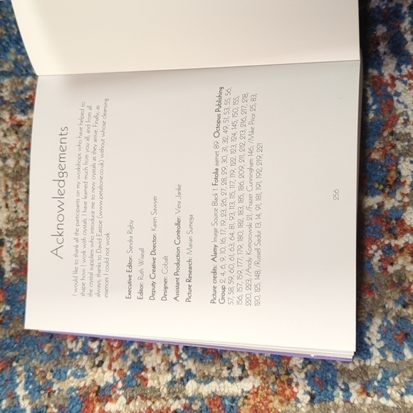 Judy Hall The Crystal Experience Hardback Book w/CD - New - Picture 4 of 6